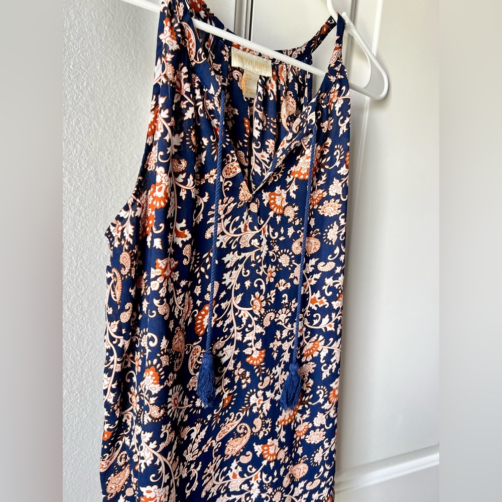 {Lucy & Laurel} Sleeveless Top
